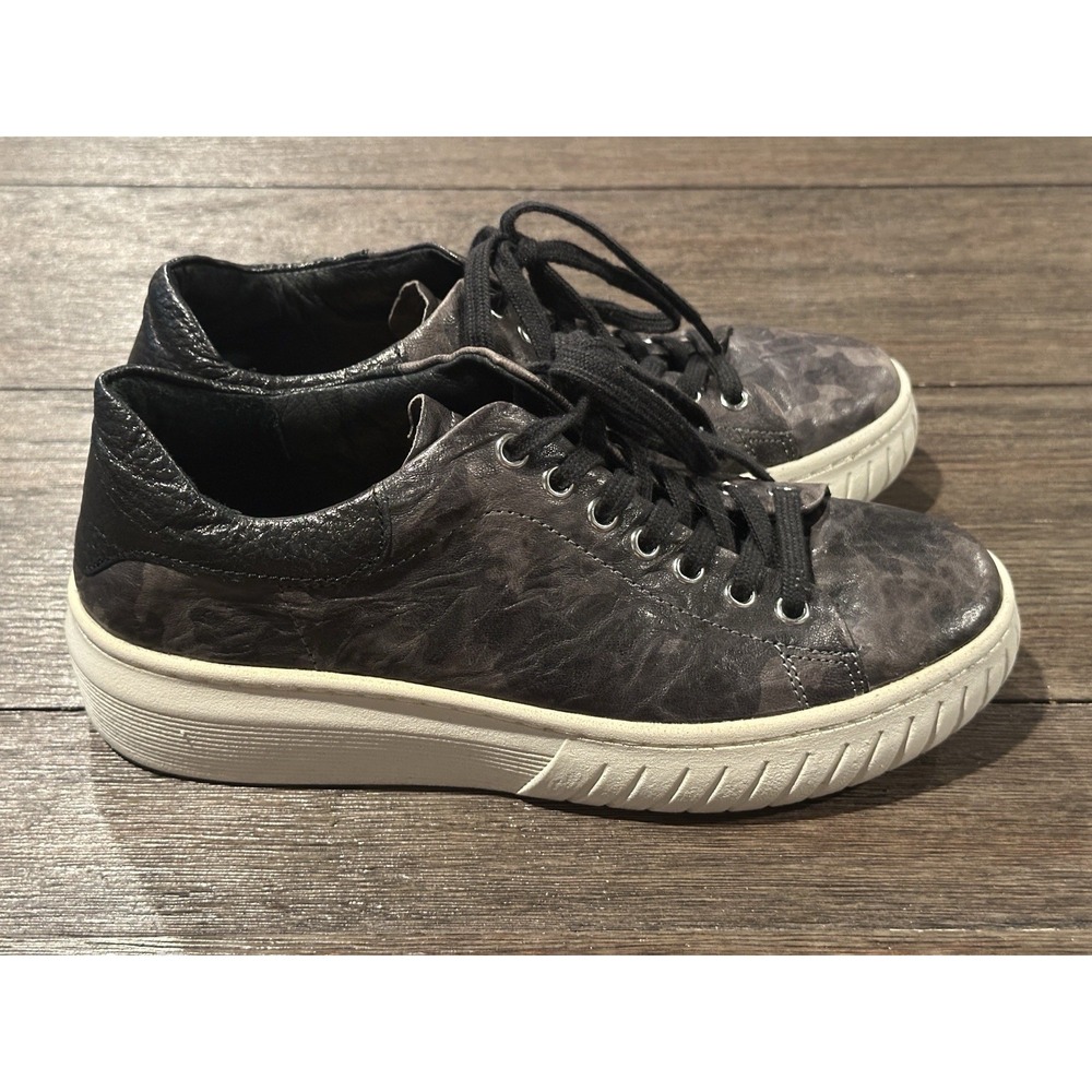 Sofft Shoes Womens 9 Casual Sneakers Dark Leopard Leather Lace Up SF0044201 GUC